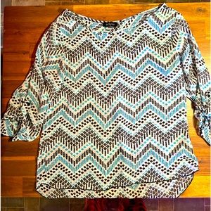 Eclipse top medium long sleeved material is great quality almost new